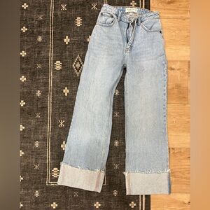 Abercrombie & Fitch Light Wash Cropped Jeans